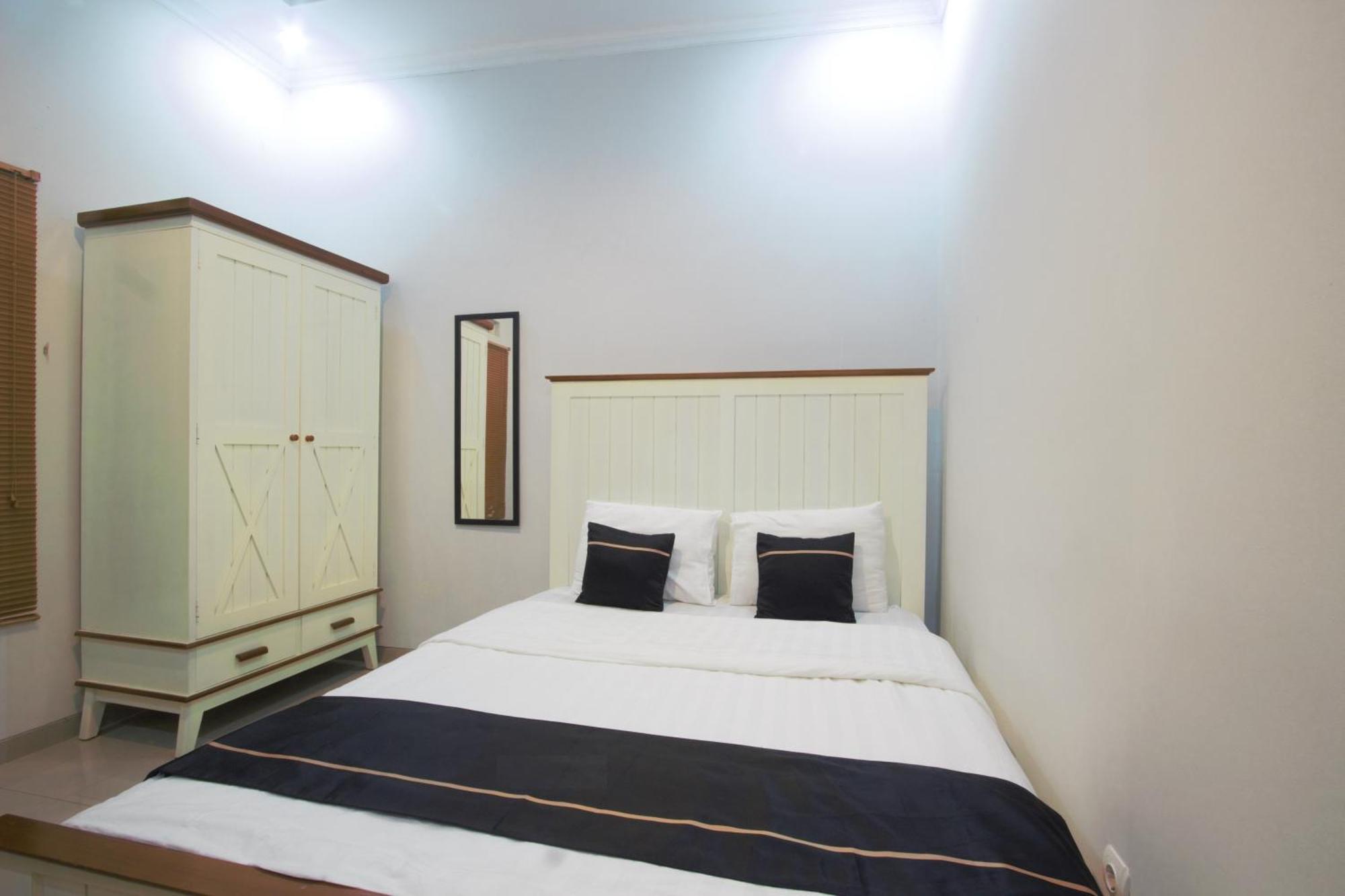 Cendhani Raras Residence Pakualaman Экстерьер фото